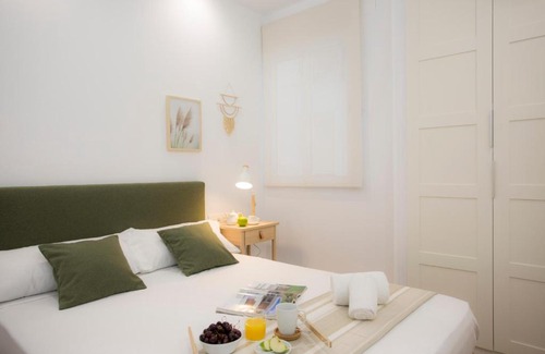 Arrancapins Apartment | SingularStays Sorolla