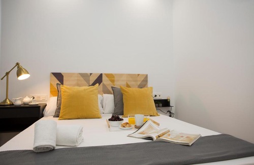 Arrancapins Apartment | SingularStays Sorolla