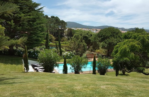 Almocageme Villa | Sintra villa for 12, heated pool, sea and mountain stunning view, 5m to beach