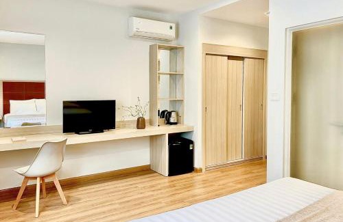 Duong To Hotel | Sir Albert Beach Hotel