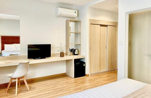 Duong To Hotel | Sir Albert Beach Hotel