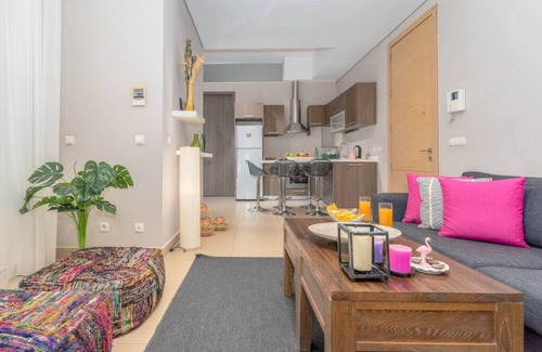 Gemmayzeh Apartment | Sirene 1-BR Apt Pool & Gym in Gemmayze