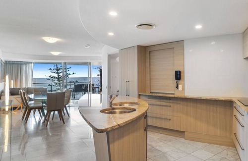 Sunshine Coast Apartment | Sirocco 606 magnificent water front apartment