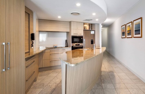 Sunshine Coast Apartment | Sirocco 606 magnificent water front apartment
