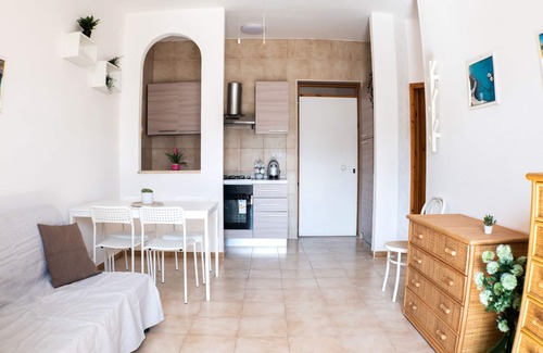 Torre Saracena Villa | Sirocco cottage - A stone's throw from the sea with private courtyard!
