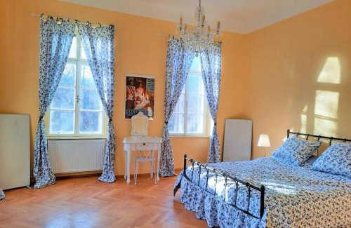 Reichenau an der Rax Apartment | Sisi-Schloss Rudolfsvilla - Sechser - 24 Gäste