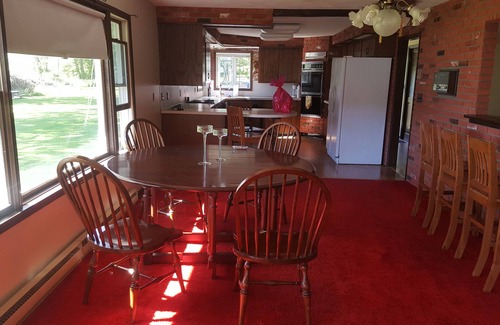 Town of Hastings House | Sits on edge of Oneida River, great swimming an fishing in river and Oneida lake