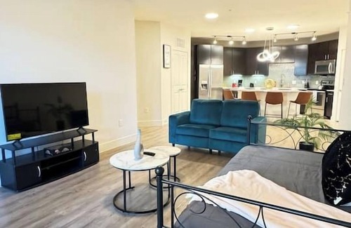 Wetmore Apartment | @Six Flags, La Cantera & Dining: Your Perfect Base
