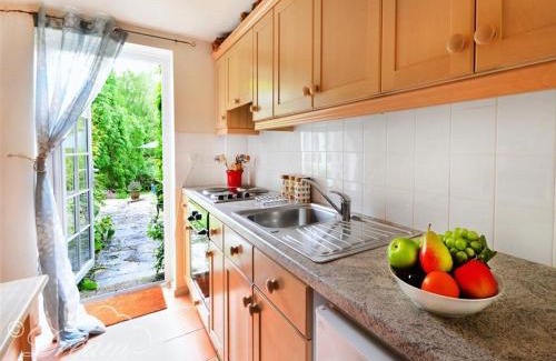 Upwey House | Sixpenny Cottage