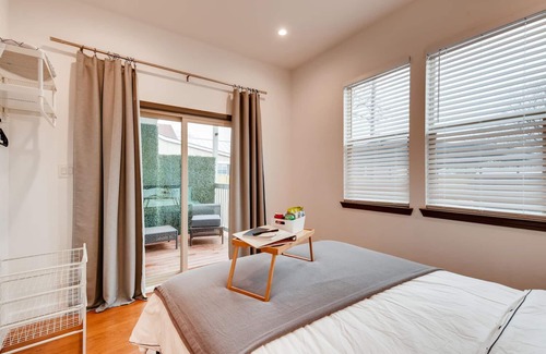 Near East Side Bed & Breakfast | Sj2 Unique and Stylish Suites Downtown