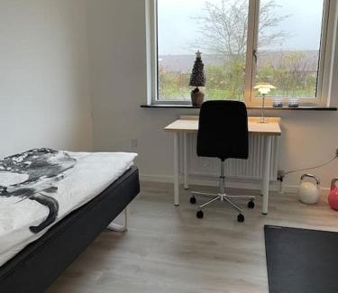 Aalborg Municipality Apartment | Skønt rækkehus med have