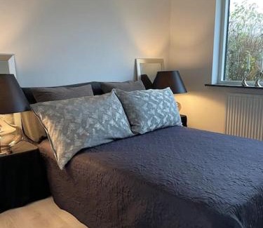 Aalborg Municipality Apartment | Skønt rækkehus med have