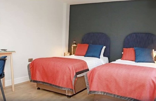 Henfield Hotel | SK George Hotel