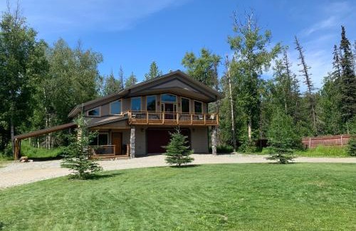 Fishhook House | Skeetawk Ski Lifts - Hatcher Pass Mountain Home Rental Palmer Alaska
