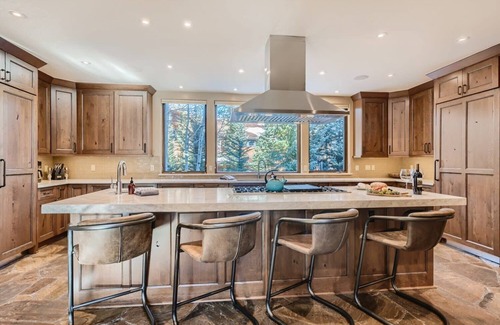 Peak 8 House | Ski In/Out, Every room an En Suite. Location!