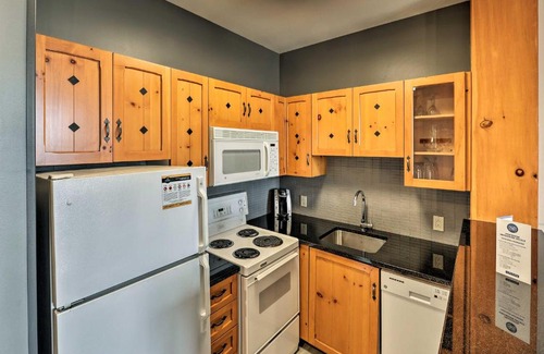 Mont-Tremblant Pedestrian Village Apartment | Ski-In/Out Studio on Mont Tremblant w/ Amenities!