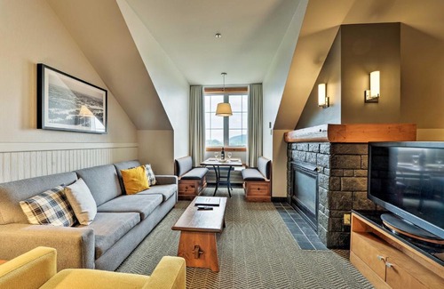 Mont-Tremblant Pedestrian Village Apartment | Ski-In/Out Studio on Mont Tremblant w/ Amenities!