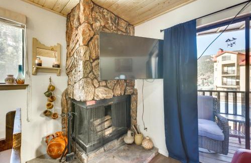 Red River Apartment | Ski-In Red River Retreat Balcony, Mountain Views!