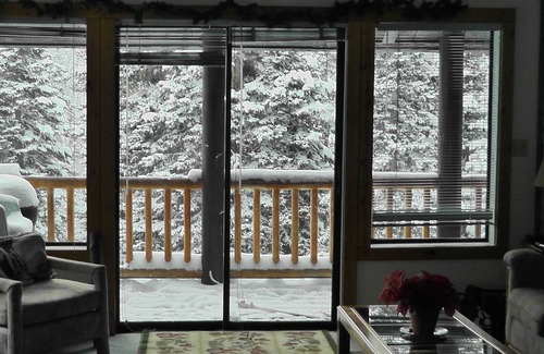 Beaver Condo | Ski in - Ski Out Condo right next to the Main Lodge !