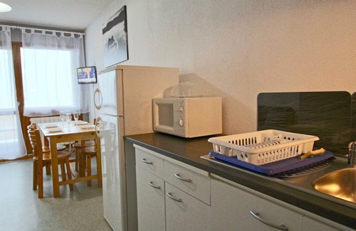 Chamrousse Apartment | Ski-in/Ski-out 2-Room Apt, Sleeps 6, South-Facing Terrace