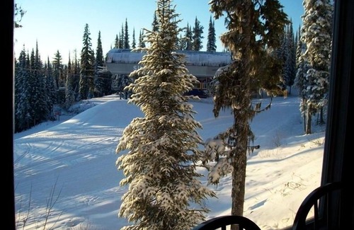 Silver Star Mountain Ski Chalet | Ski In Ski Out At The Top Of The Silverwood Chair