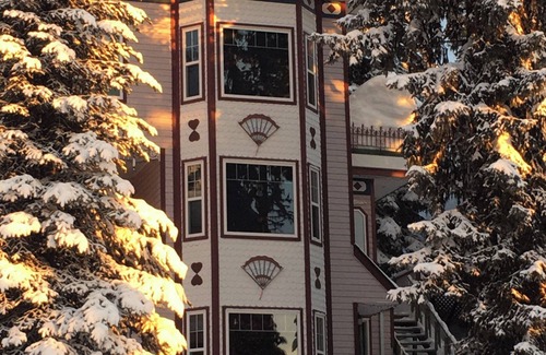 Silver Star Mountain Ski Chalet | Ski In Ski Out At The Top Of The Silverwood Chair
