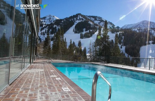 Salt Lake Mountain Resorts Apartment | Ski-In/Ski-Out at world famouns Iron Blosam Lodge