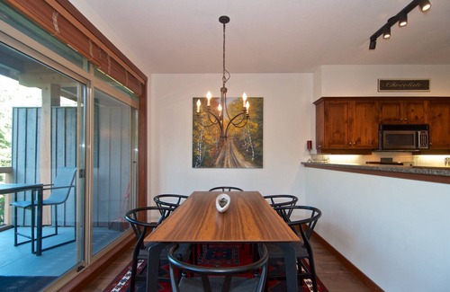 Nordic Estates House | SKI IN/SKI OUT Beautiful Family Townhome. Newly renovated, Free parking, one level unit,