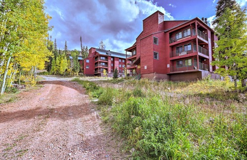 Brian Head Apartment | Ski-in/ski-out Brian Head Condo w/Hot Tub Access!