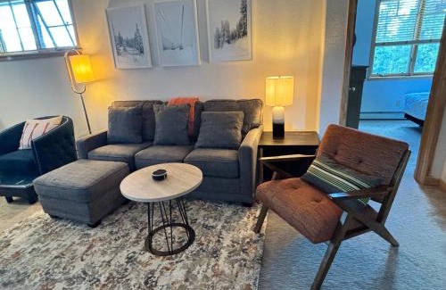 Four O'Clock Apartment | Ski in Ski out Resort Breckenridge 1BR 2Beds Parking, Resort Shuttle & Amenities