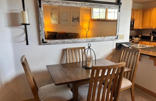 Four O'Clock Apartment | Ski in Ski out Resort Breckenridge 1BR 2Beds Parking, Resort Shuttle & Amenities