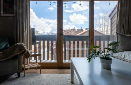 Crested Butte House | SKI IN, WALK OUT! The perfect mountain retreat!