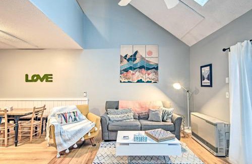 Plymouth Apartment | Ski-InandSki-Out Tenney Mountain Condo with Fireplace!