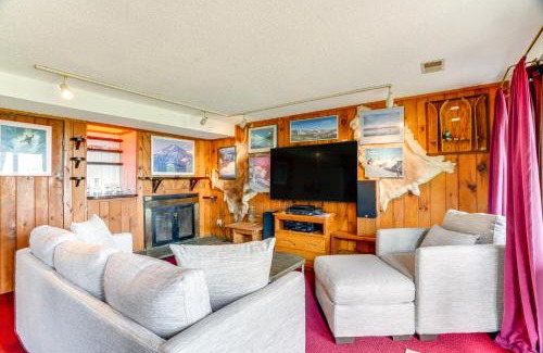 Wintergreen Apartment | Ski-InandSki-Out Wintergreen Resort Condo and Hot Tub!