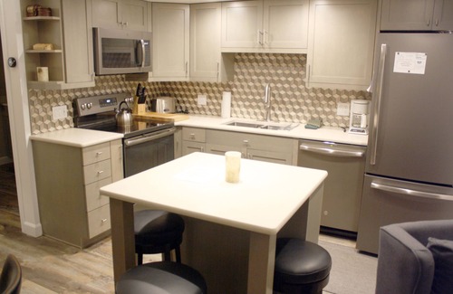 Warrior's Mark Condo | Ski & Racquet #103-C: Mountain Chic- 2 Blocks from Main Street- Free Shuttle