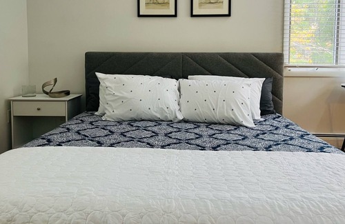 Goshen House | Ski & Stay: 5 bedroom w/ hot tub 10 min to Mohawk Mountain