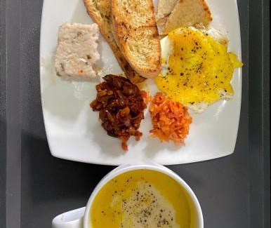 Anuradhapura Bed & Breakfast | Ski Villa, Modern Calm and Cozy Lakeside Villa Rooms Anuradhapura City Sri Lanka ZONA