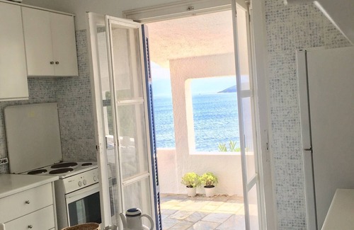 Kanapitsa House | Skiathos: Beautiful Villa with access to private beach