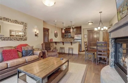 River Run Condo | Skier`s paradise at 2BR Black Bear Condos - 50yds to gondola w/pool & hot tubs!