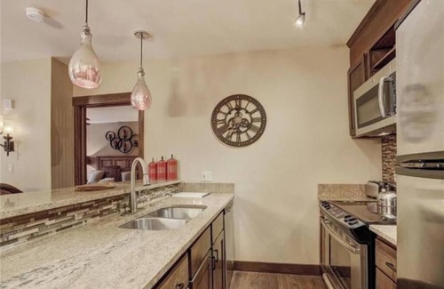 River Run Condo | Skier`s paradise at 2BR Black Bear Condos - 50yds to gondola w/pool & hot tubs!