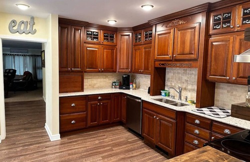 Virginia House | Skiers & Snowmobilers Welcome I Movie screen