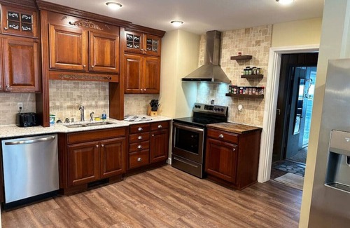 Virginia House | Skiers & Snowmobilers Welcome I Movie screen