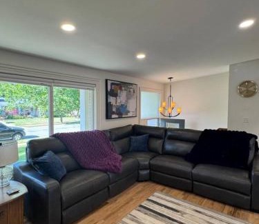 Holladay House | Skiing, 2 Kitchens, 2 Units in 1, 80in TVs, WD, 2 Backyards
