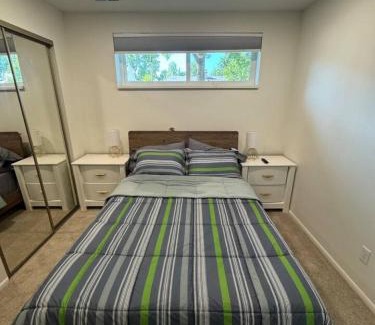 Holladay House | Skiing, 2 Kitchens, 2 Units in 1, 80in TVs, WD, 2 Backyards