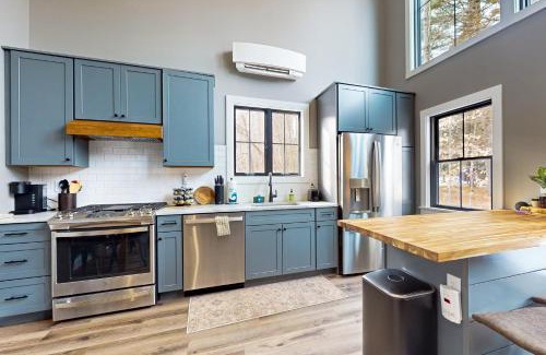 Sunday River Area Apartment | Skiing Duck Escape