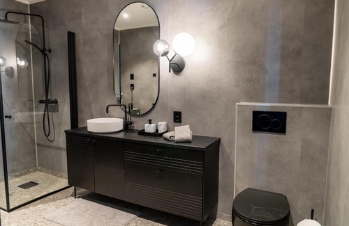 Botnhamn Apartment | Skipperhuset 4, Hans Maurseth suite