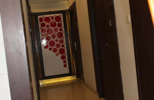 Thousand Lights Hotel | SKY GATE HOTEL Near Apollo MAIN, Women's & Children's US Consulate Sankara Netralaya Goethe Institute PrestigePalladium Shastri Bhavan Senmozhi Poonga Raj Ratnam Stadium TAJ Coromandal India Oil Bhavan Dr Mohan's Diabetics VAC Chennai