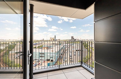 College Park and Old Oak Apartment | Sky-High Apartment with Modern Decor