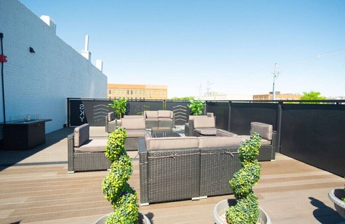 Hastings House | Sky Lofts & Bar offers five sleeping rooms that are adjacent to a public bar
