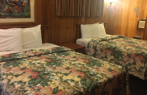 El Dorado House | Sky-Palace Inn and Suites El Dorado - 2 Double Bed Smoking